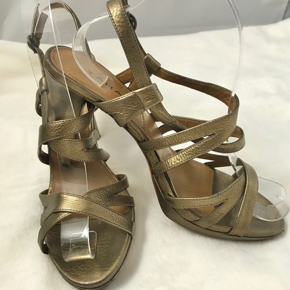 Tahari Senorita Gold Heels - Picture 3 of 8
